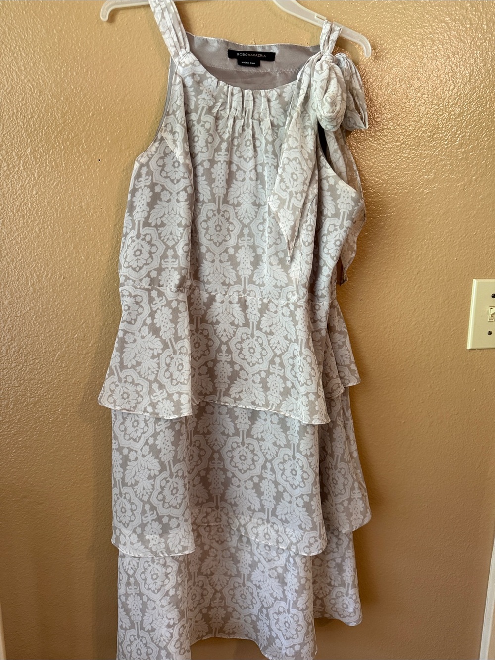 BCBGMaxAzria Cream Floral Lace Tiered Mini Dress with Shoulder Bow